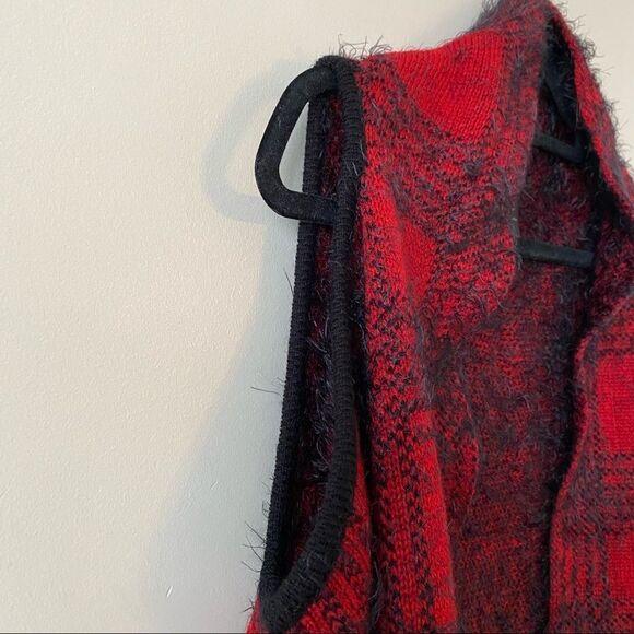 Vertigo-Buffalo Plaid Eyelash/Fuzzy Open Waterfall Vest (Medium) - Picture 5 of 10